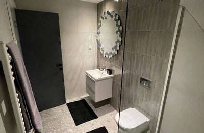 Alquiler de un impresionante apartamento de diseño de 3 habitaciones, 80 m², distrito Belgrade Waterfront, Belgrado, Serbia